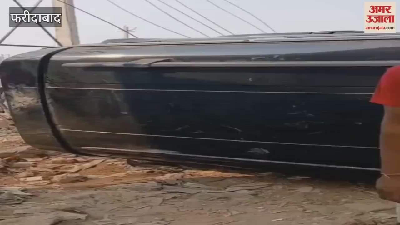 Scorpio and car collided last night in Faridabad Palla area