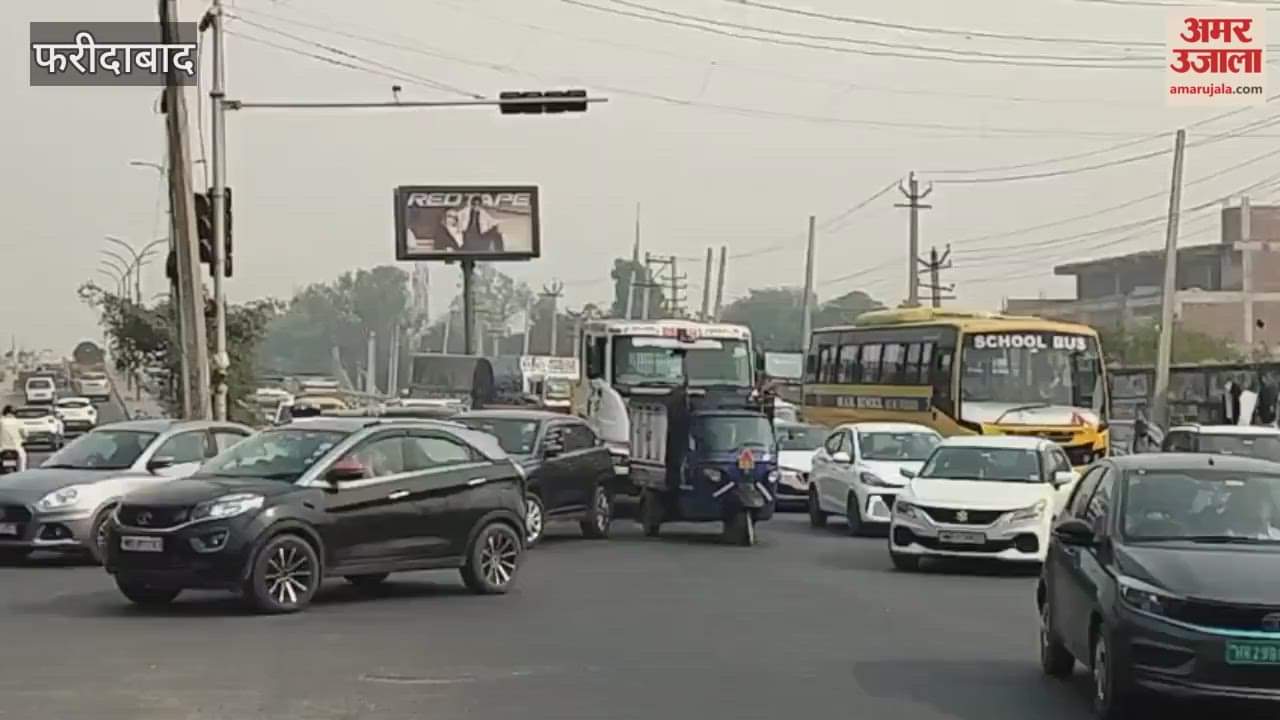 caused traffic jam due to slow speed of trailer Bata bridge