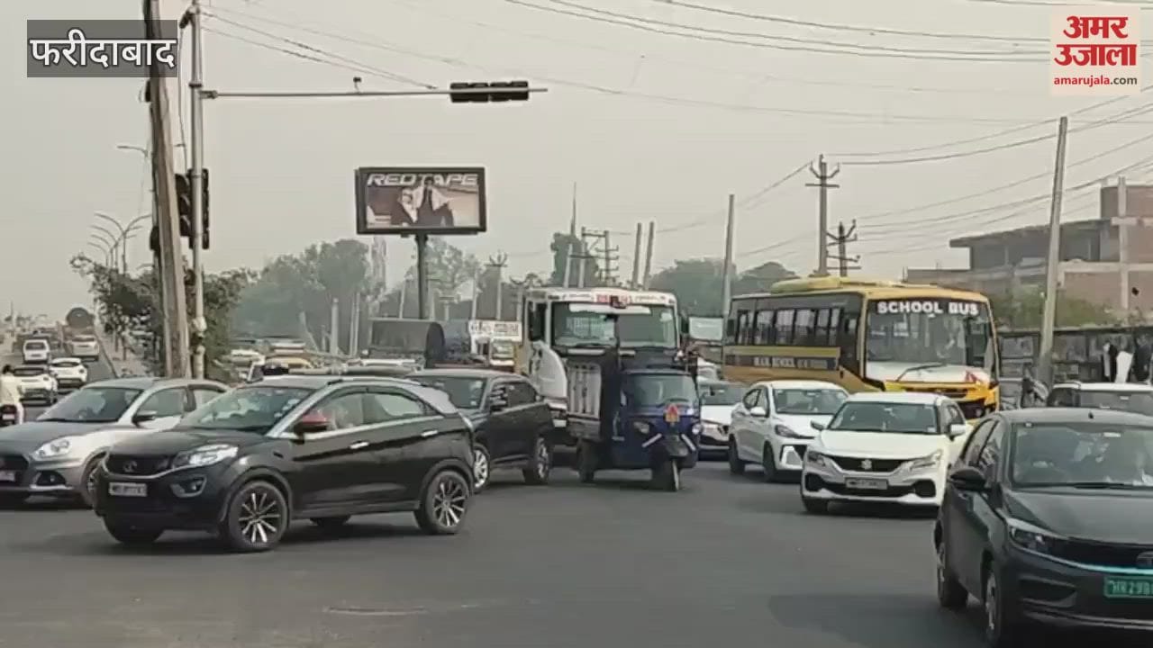 caused traffic jam due to slow speed of trailer Bata bridge