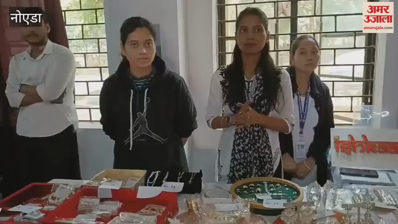 Noida M.Com students set up stalls