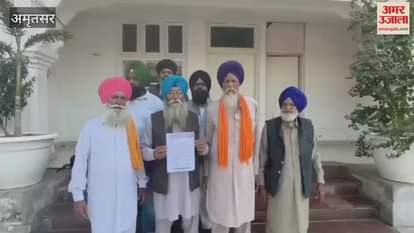 All India Scheduled Caste and Baba Jeevan Singh Gurdwara Committee officials submitted a memorandum against the Congress.