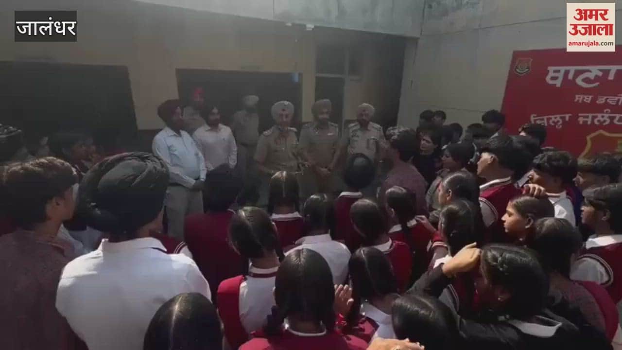 Students visited the police station in Jalandhar