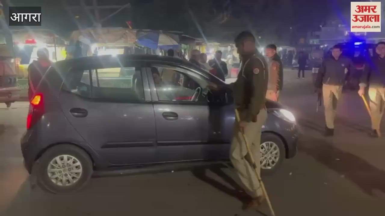 Agra on alert after Delhi blasts, vehicles checked by erecting barriers