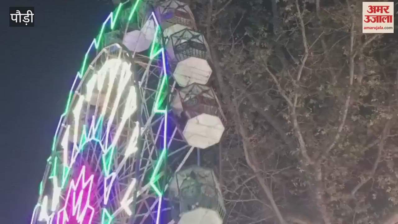 Crowds of people gathered at the Srinagar Baikuntha Chaturdashi fair