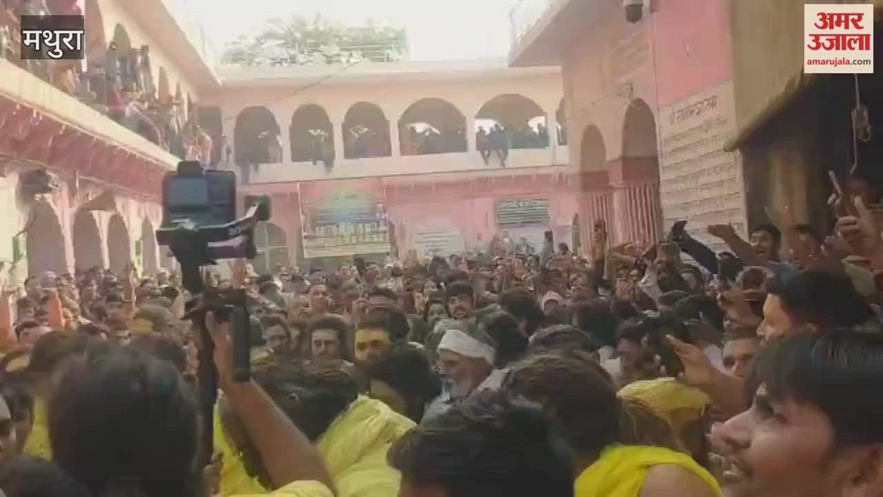 Premanand Maharaj’s Eyes Filled with Tears Before Shri Dauji