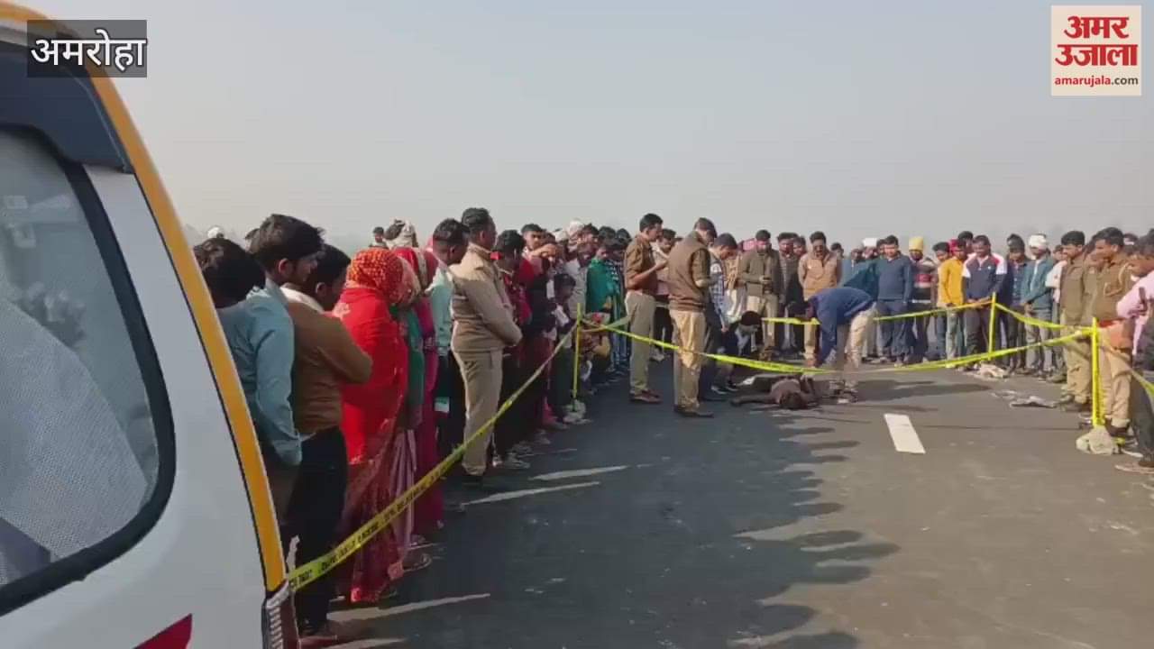 Bloodied body of youth found on Ganga Expressway, murder suspected