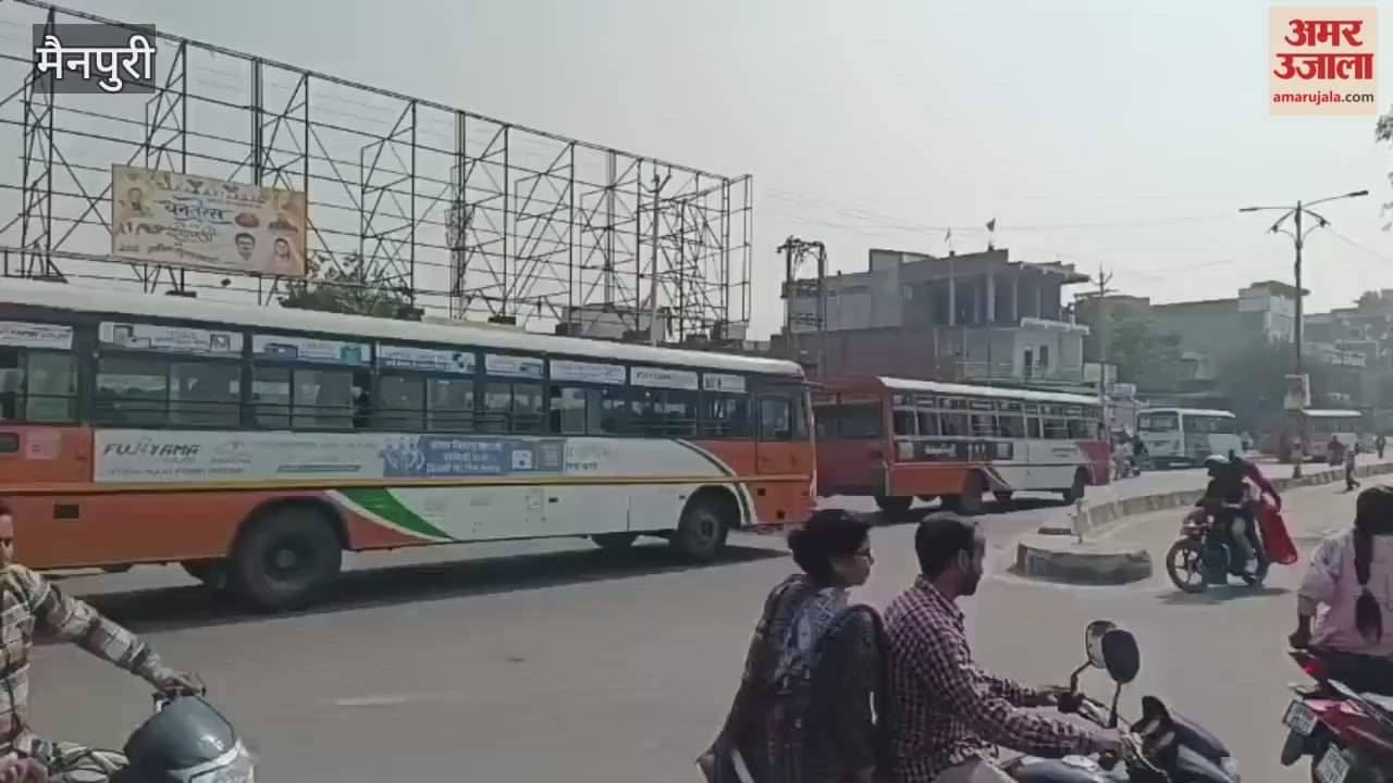Roadways Buses Block Ishan River Chowk,