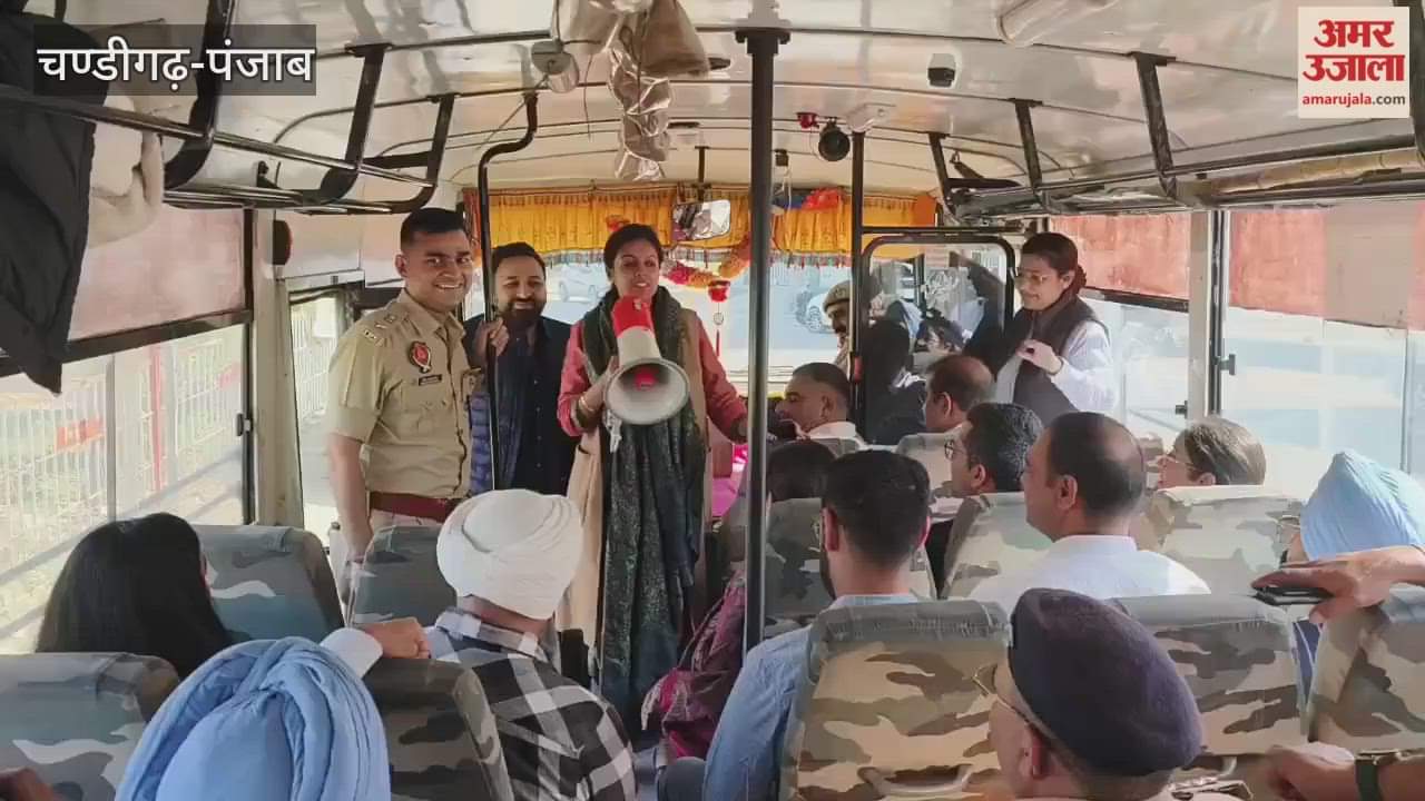 Hoshiarpur DC and SSP inspected the Nagar Kirtan route by bus