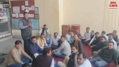 protest of Gram Panchayat secretaries continued for fifth day