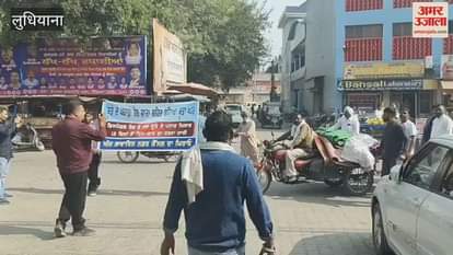 Anger erupts against mountains of garbage on Disposal Road in Jagraon, protest at Municipal Council gate