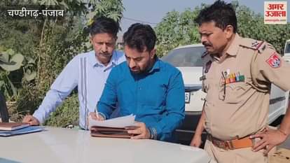 In Pathankot, the excise department and police seized liquor boxes brought from outside the district.