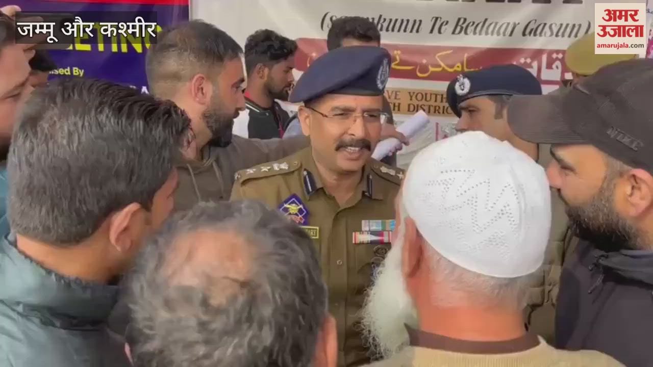 SSP Shopian Holds Public Darbar at Keegam, Hears Public Grievances