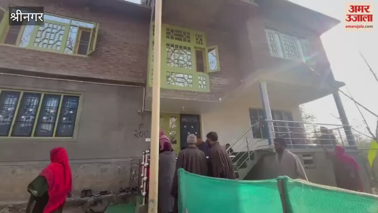 The Counter Intelligence Kashmir (CIK), with assistance from Srinagar Police