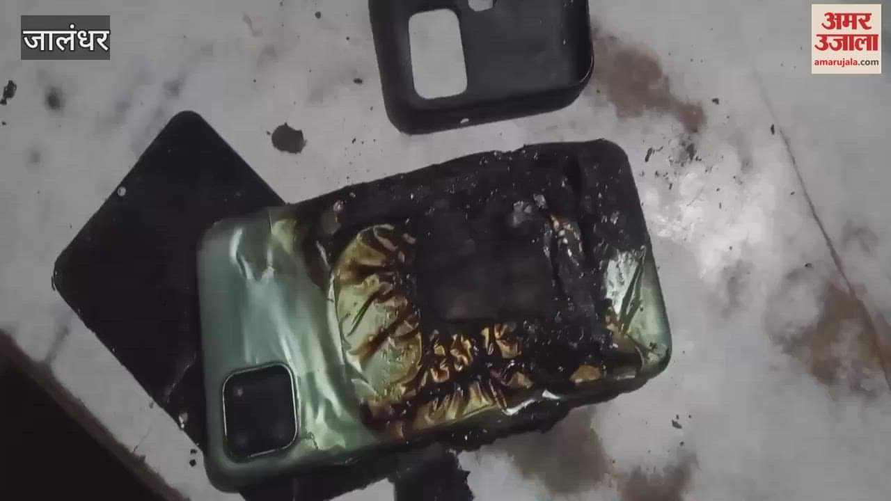 Mobile phone explodes in child's hand in Jalandhar