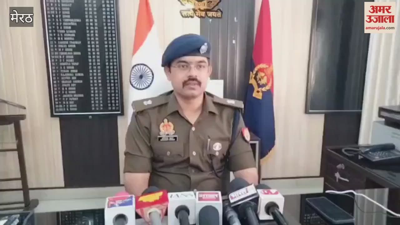 Meerut: Miscreants tried to rob the bride and groom by stopping their car, fled