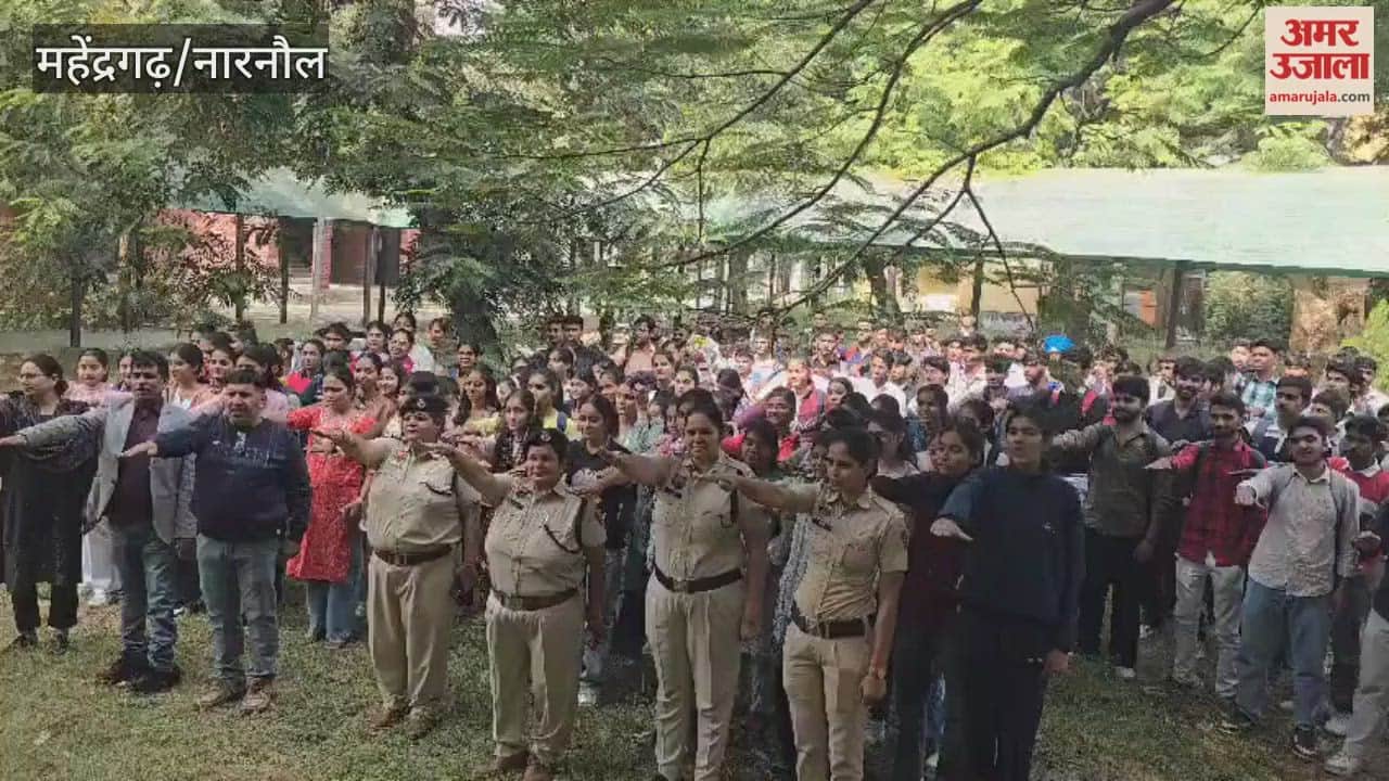 Anti-Romeo team in Narnaul issued mobile numbers to students for their safety