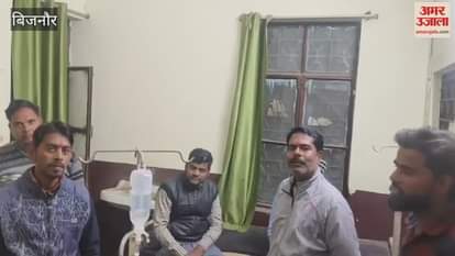 Bijnor: A snake bit him..., a young man reached the hospital with a live snake.