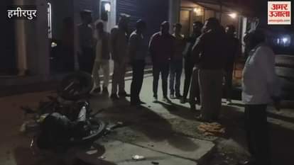 Two bike riders died in a road accident in Hamirpur