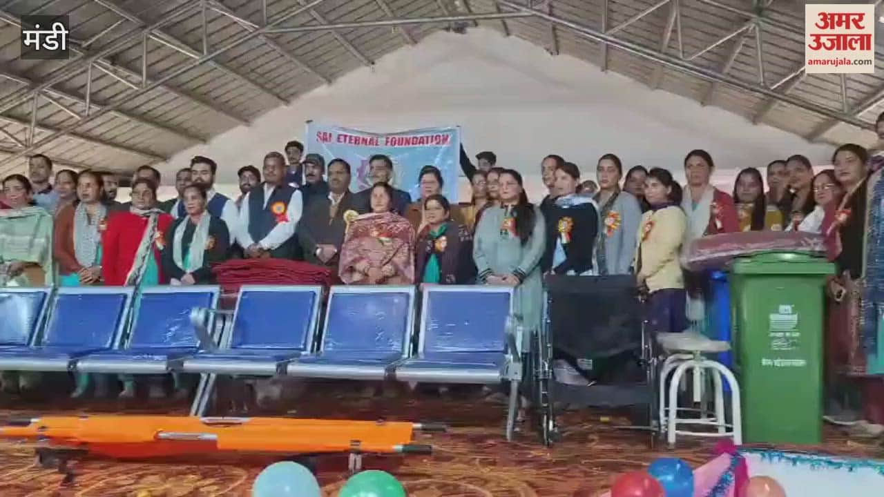 Mandi Meritorious students were honoured in the annual prize distribution ceremony