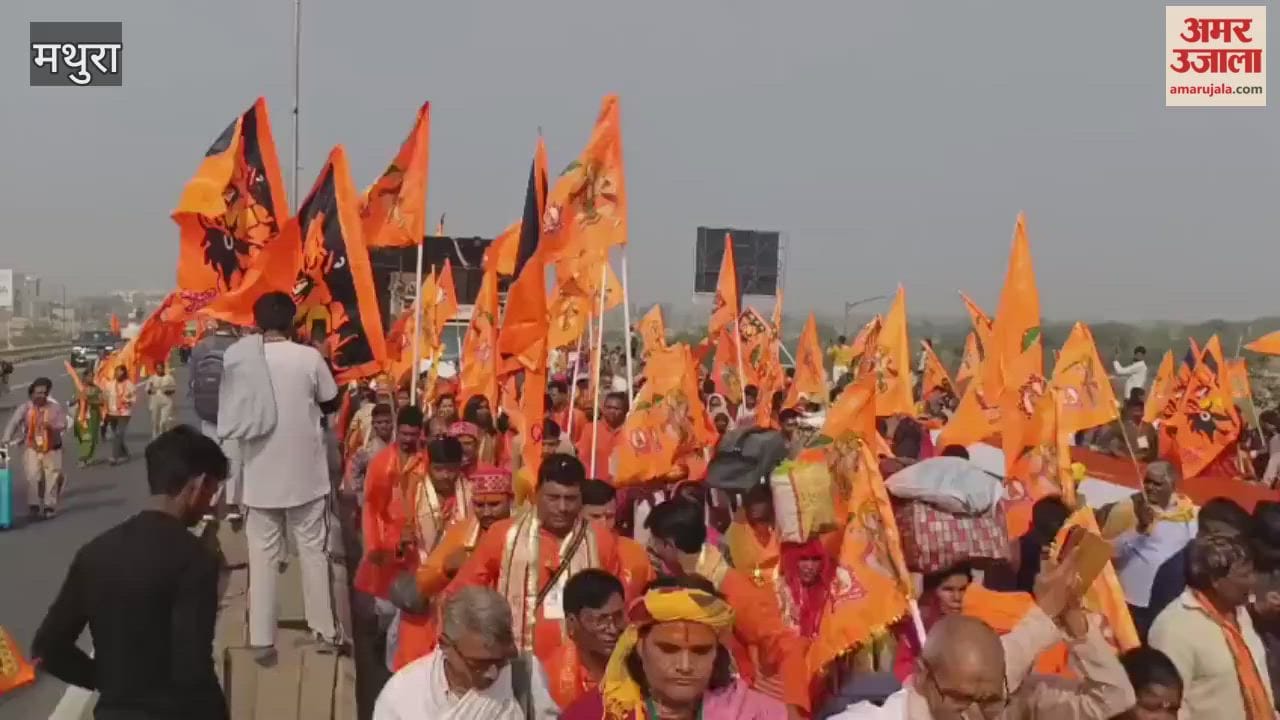 Sanatan Ekta Padyatra...pilgrims were welcomed by showering flowers in Semri