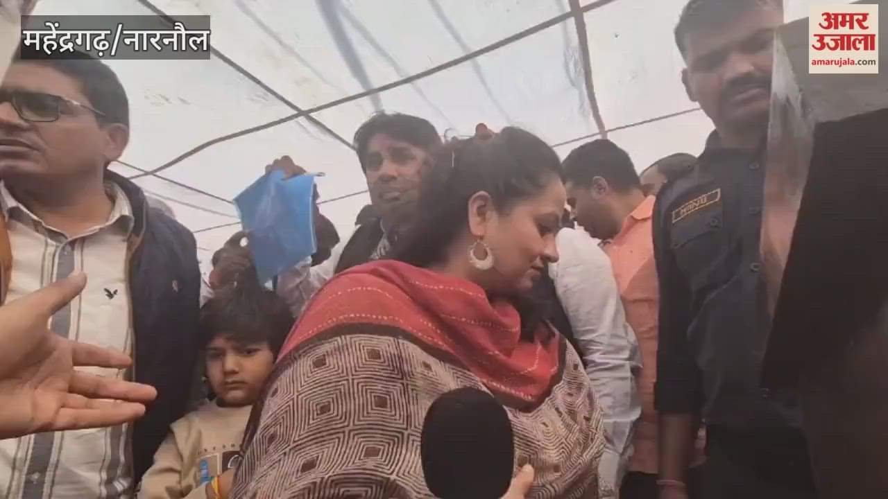 Oath taking ceremony of newly appointed officials of Market Committee in Kanina, Mahendragarh; Health Minister Aarti Singh Rao was the chief guest.