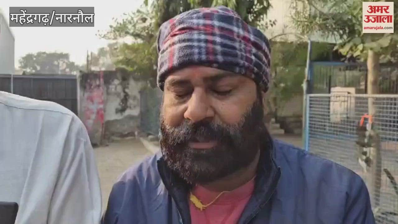 Distribution of warm clothes to the needy at Shri Krishna Gaushala, Kanina in Mahendragarh