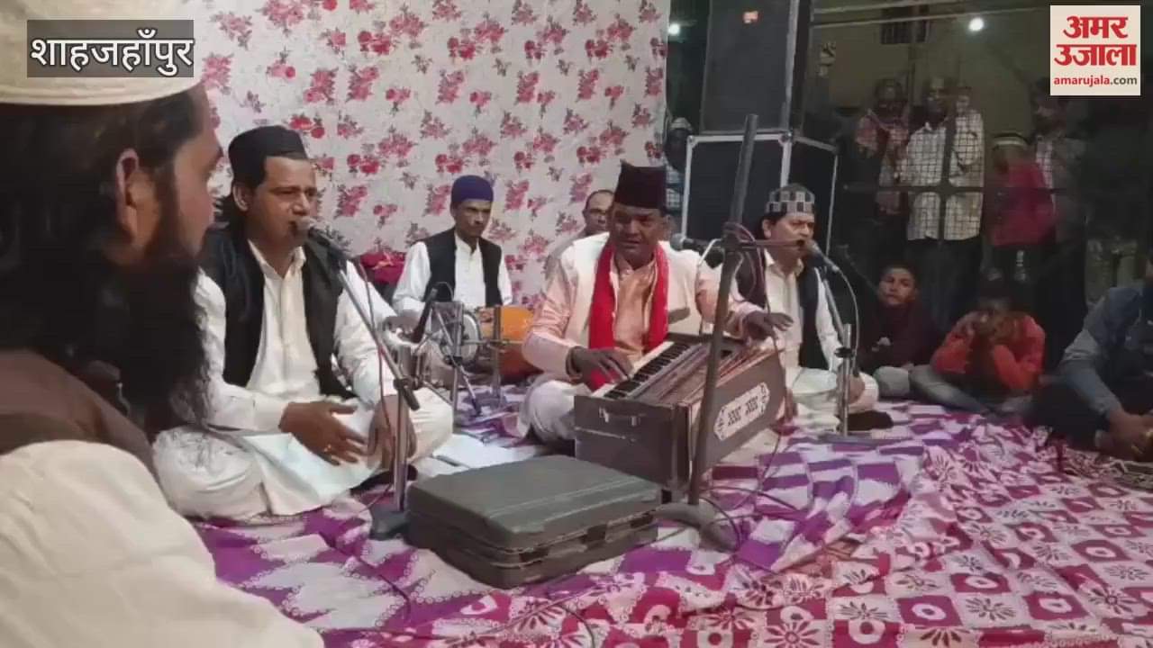 Qawwals enthralled Hatim Ali Shah at his Kul Sharif in Shahjahanpur