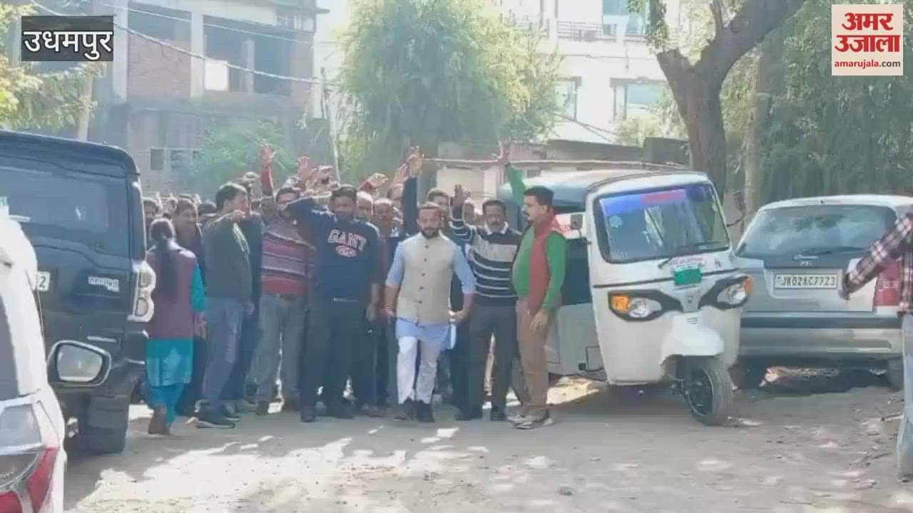 Udhampur: Congress protests at GMC, expresses anger over poor CT scan and ban on media