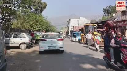 Lack of parking space impacts business in Reasi; residents seek solution from administration