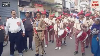 Jhansi: A grand procession was taken out on the birth anniversary of Maharani Lakshmibai.