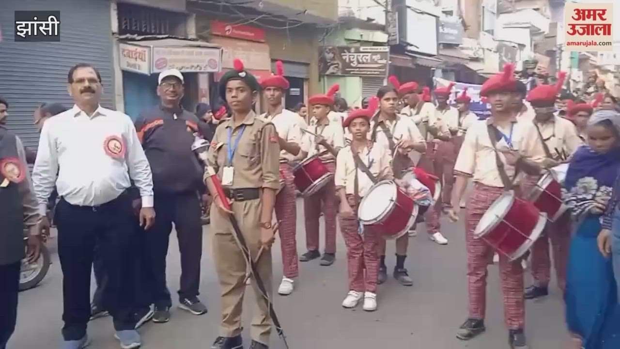 Jhansi: A grand procession was taken out on the birth anniversary of Maharani Lakshmibai.