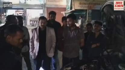 Jhansi: Car catches fire due to short circuit, major accident averted