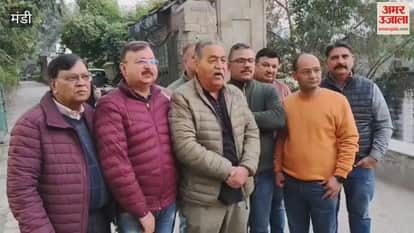 Mandi Slogans raised against the fair held at the Paddle Ground markets in Mandi city will remain closed on Friday