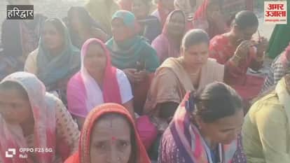Haridwar: Anganwadi workers' protest continues for the third day, warning of intensifying the movement