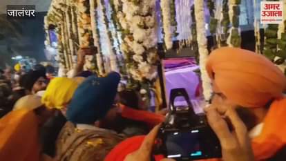 Nagar Kirtan dedicated to Martyrs' Day reached Jalandhar, MLA Balkar welcomed it in Kartarpur