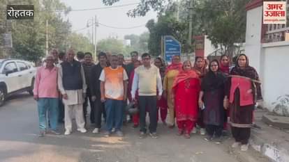 Residents of Ambedkar Colony reached the Deputy Commissioner's residence in Rohtak regarding the drinking water problem