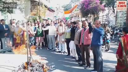 Dhami government effigy burnt in protest against imposition of ESMA on employees in almora