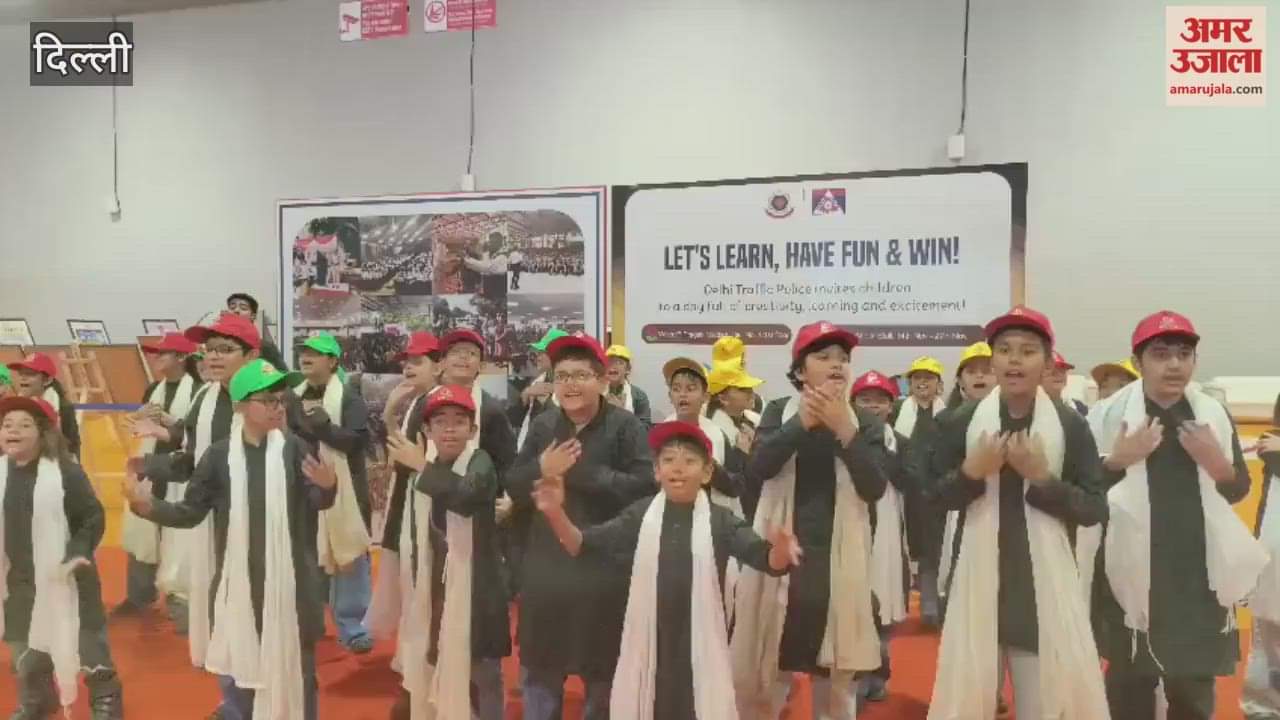 Delhi school children are making people follow traffic rules at the trade fair