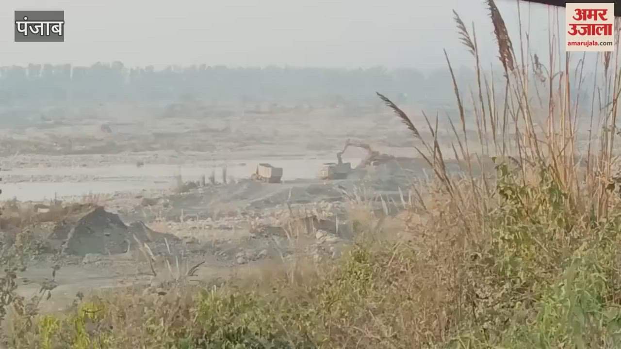 Illegal mining in Pathankot Mafia is draining Ravi River on Jammu border