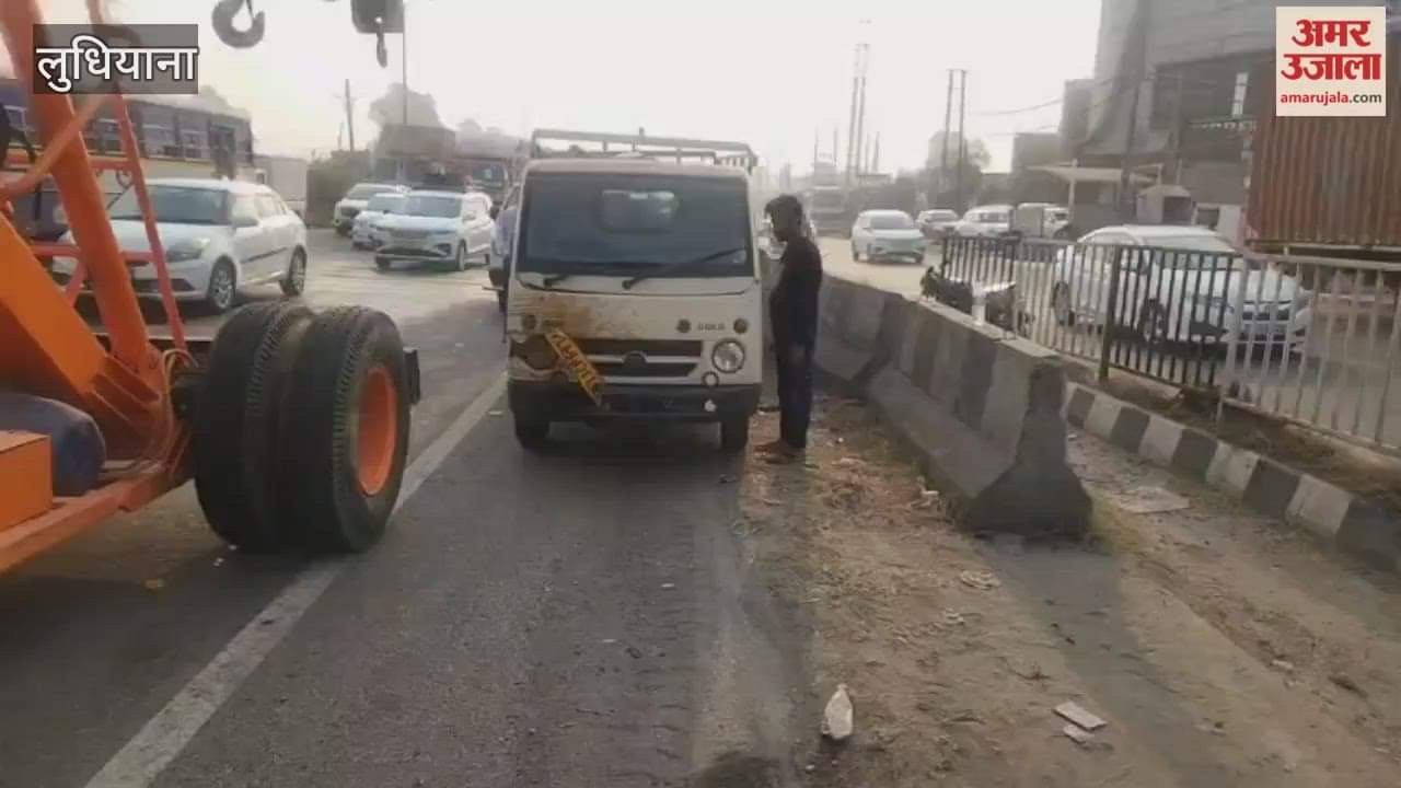 A tempo and a tanker collided on the Khanna National Highway, causing a long traffic jam