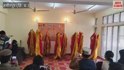 Hamirpur Nadaun College teams put up a splendid performance in the district-level youth festival