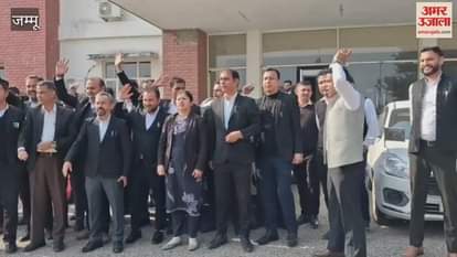 Lawyers go on strike in Samba, protest strongly against the new tenancy act
