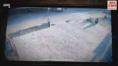 Major accident averted in Samba: Uncontrolled trolley collided with truck and rammed into shops