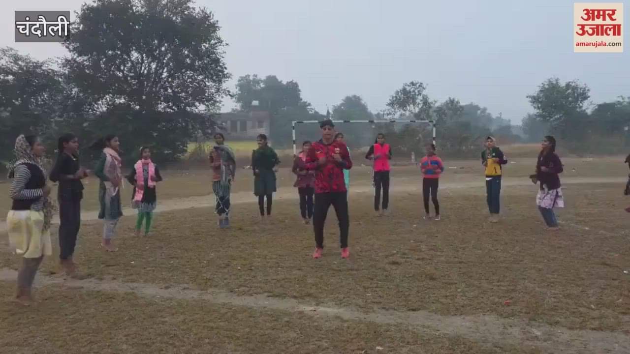 girls player of Dhanapur busy preparing for district sports competition