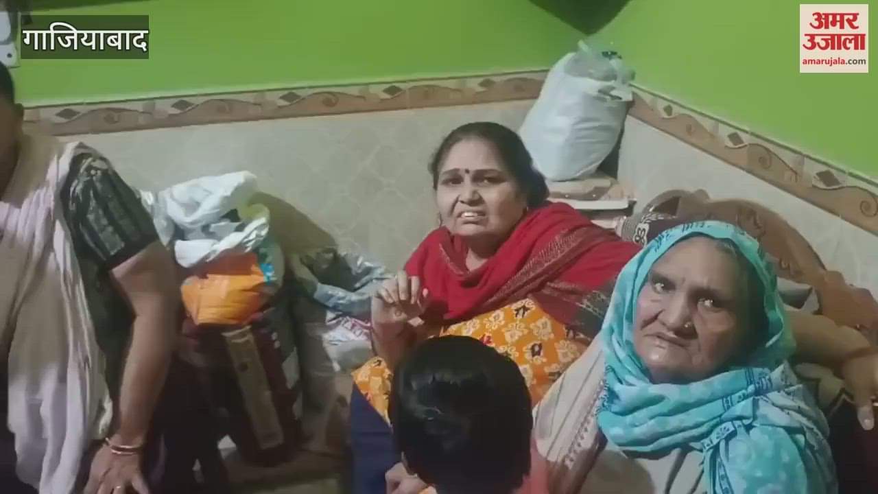 FIR against 200 unidentified people for blocking road