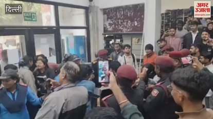 protest in Dr BR Ambedkar Central Library of JNU