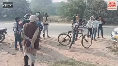 speeding car rammed kiosk, injuring four people