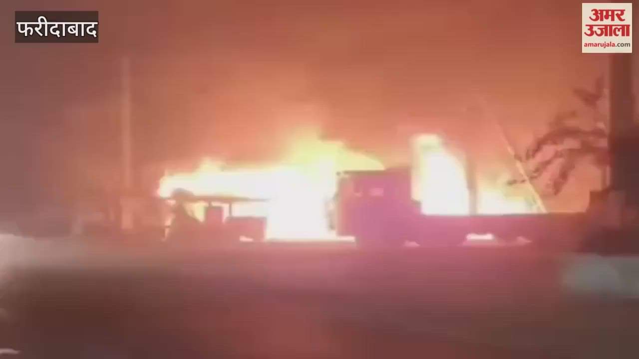 Unidentified man sets fire to a dhaba in Faridabad