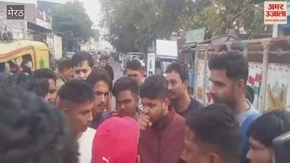 Meerut: Stopped youths who were buying cows and bringing them back.