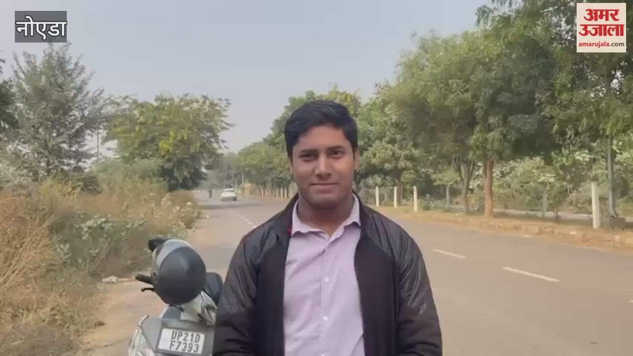 Reflectors were installed on 60 meter road of Yamuna City